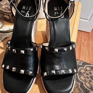 Women’s sandals